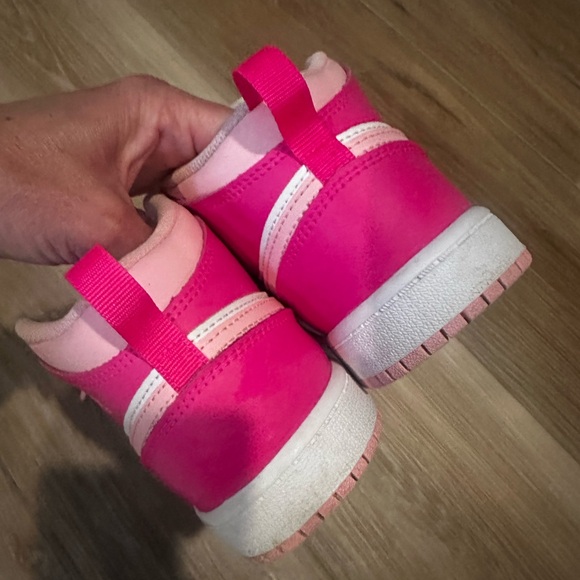 Nike air Jordan girls high tops, size 3. EUC - Picture 4 of 7